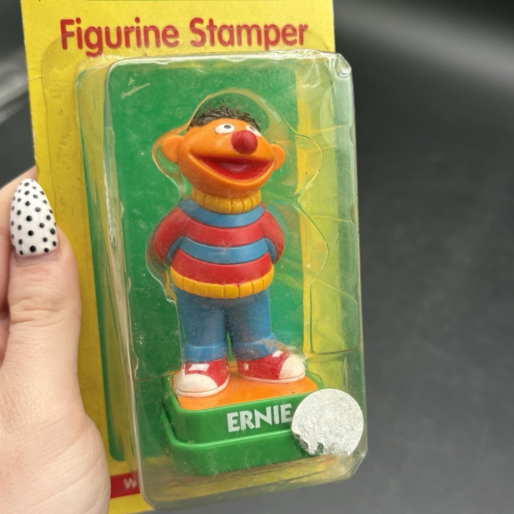 VTG Ernie Sesame Street Stamper RoseArt 1997 READ